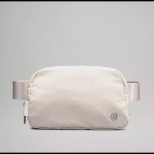 Lululemon Everywhere Belt Bag - White Opal